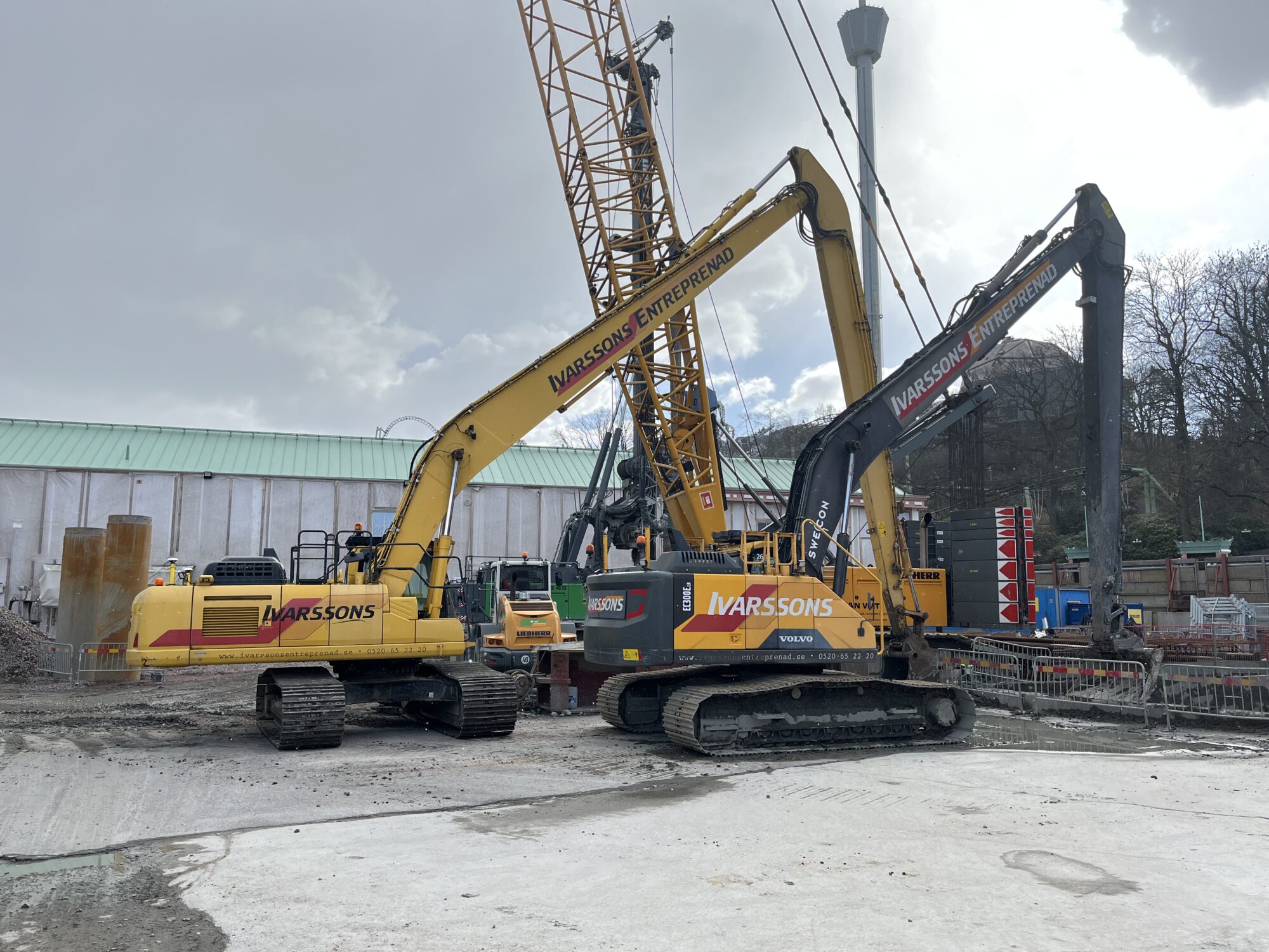 Komatsu PC360-11 SLF 22m & Volvo EC300ELR 18m på projekt Västlänken